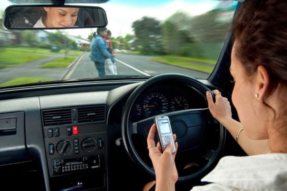 Viral Penumpang Main HP Kena Tilang Elektronik.