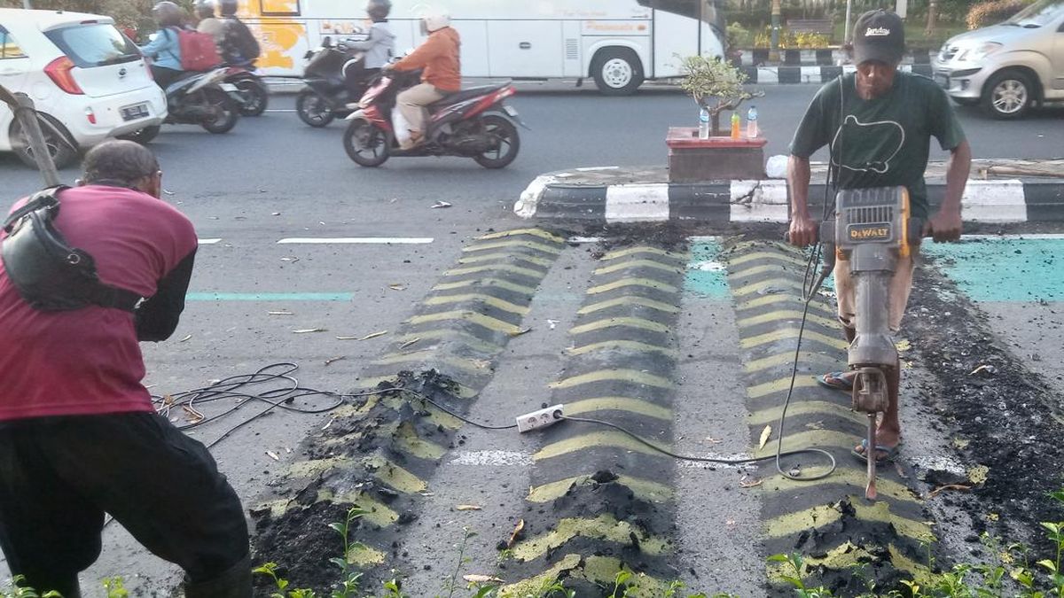 Polisi Tidur Terlalu Tinggi di Klaten Viral dan Dituding Picu Kecelakaan, Akhirnya Dihancurkan