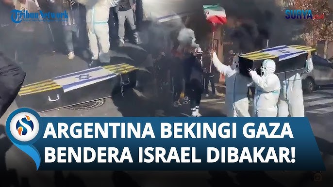BELA GAZA PALESTIN! ARGENTINA BAKAR BENDERA ISRAEL