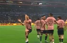 Menghibur! Pemain Sepak Bola Selebrasi Tiru Anak Pacu Jalur